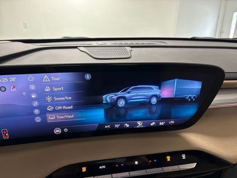 Used 2026 Buick Enclave Preferred w/ Power Package image 48