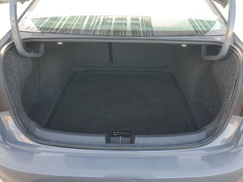 Used 2019 Volkswagen Jetta GLI image 7