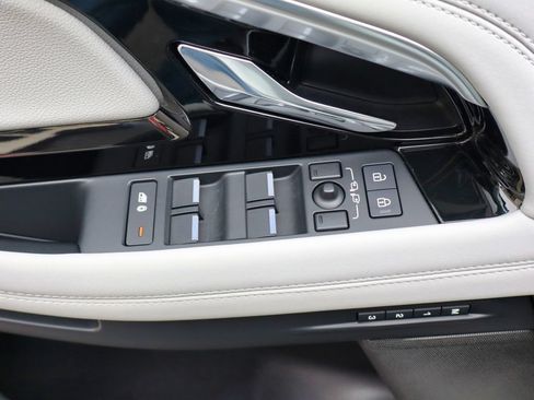 Used 2023 Land Rover Range Rover Evoque R-Dynamic SE AWD/4WD image 48
