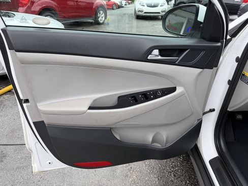 Used 2017 Hyundai Tucson Sport w/ Cargo Package AWD/4WD image 9