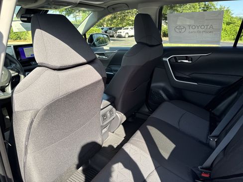 New 2025 Toyota RAV4 XLE w/ Convenience Package AWD/4WD image 27
