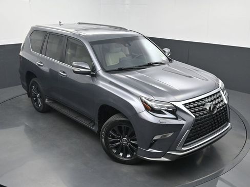 Used 2023 Lexus GX 460 Premium w/ Accessory Package AWD/4WD image 36