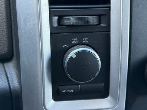 Used 2012 RAM 1500 Classic SLT image 25