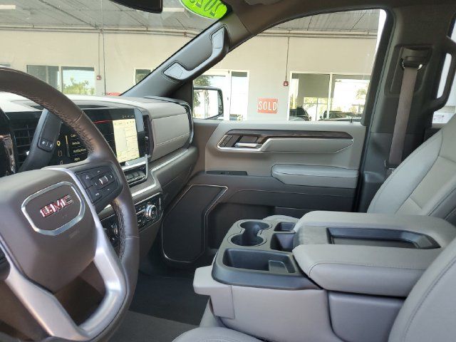 Used 2025 GMC Sierra 1500 SLT AWD/4WD image 21