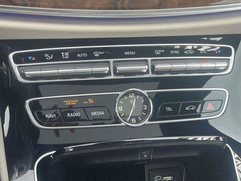 Used 2018 Mercedes-Benz E 400 4MATIC Sedan image 25