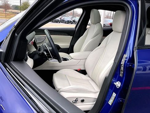 Used 2024 Maserati Grecale Modena image 7