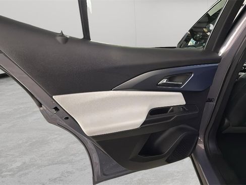 Certified 2025 Chevrolet Equinox EV LT image 30