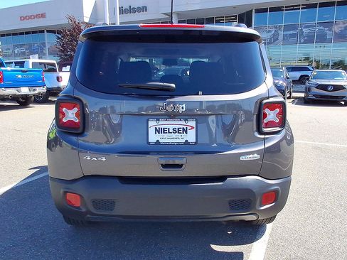 Used 2018 Jeep Renegade Latitude w/ Cold Weather Group AWD/4WD image 29