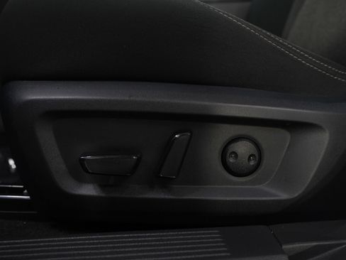 Used 2025 Nissan Rogue SV AWD/4WD image 22