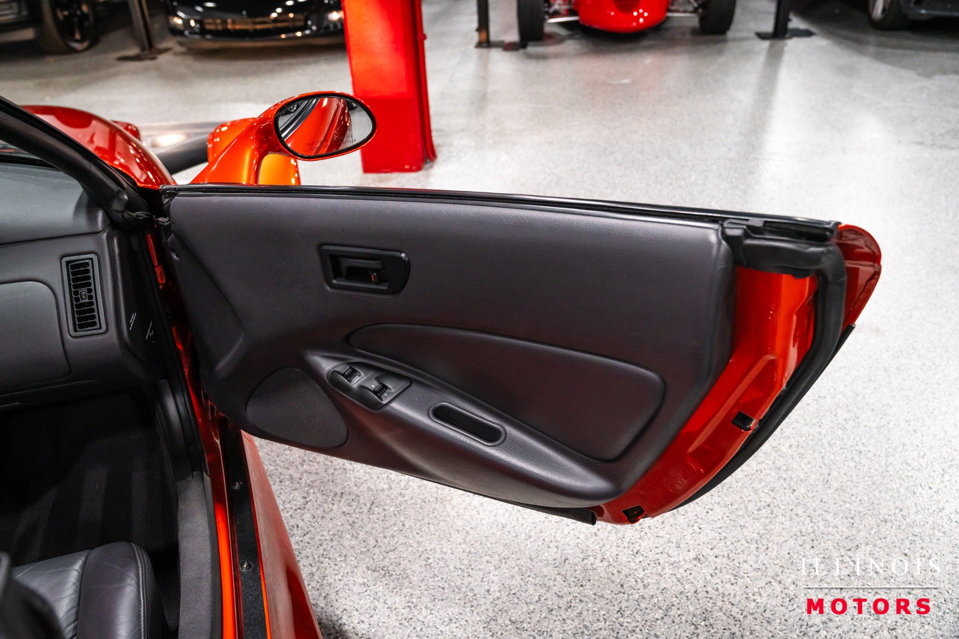 Used 2001 Chrysler Prowler RWD image 25