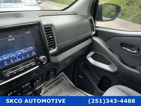 Used 2024 Nissan Frontier SV w/ SV Convenience Package image 24