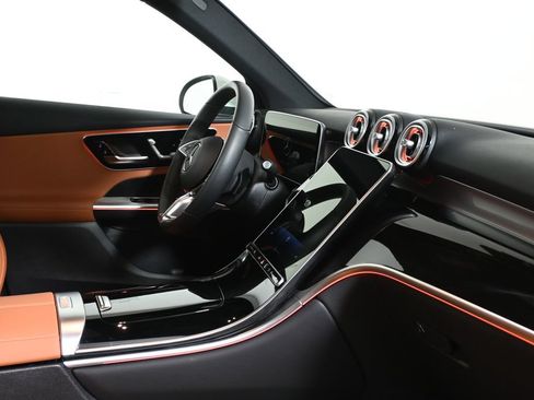 Certified 2026 Mercedes-Benz GLC 300 4MATIC image 32