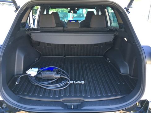 Used 2024 Toyota RAV4 SE w/ Weather & Moonroof Package AWD/4WD image 33
