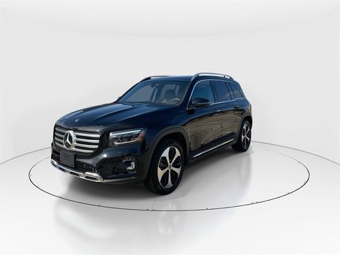 Used 2024 Mercedes-Benz GLB 250 4MATIC image 4