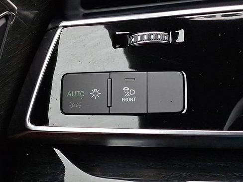 Used 2020 Audi Q8 Premium Plus w/ Premium Plus Package image 26