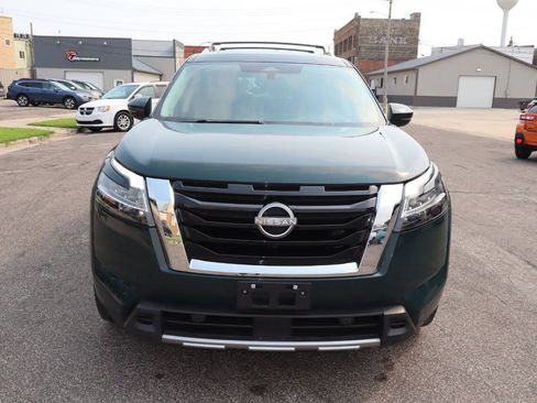 Used 2023 Nissan Pathfinder Platinum AWD/4WD image 12