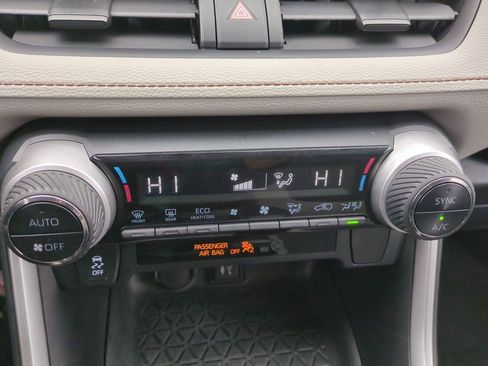 Used 2019 Toyota RAV4 XLE w/ All Weather Liner Package AWD/4WD image 26