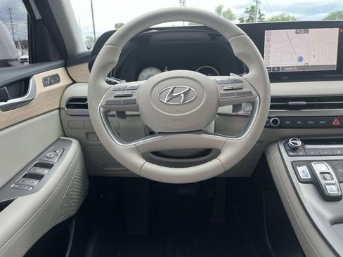 Certified 2025 Hyundai Palisade Limited FWD image 14