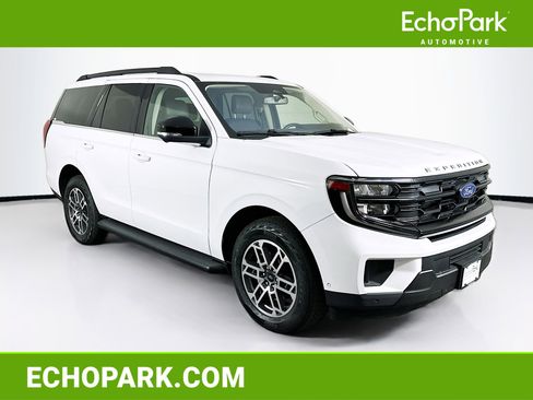 Used 2025 Ford Expedition Active AWD/4WD image 1