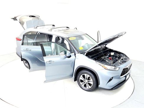 Certified 2020 Toyota Highlander XLE image 24