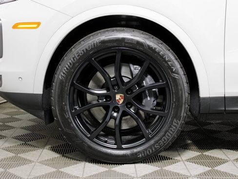 New 2026 Porsche Cayenne Coupe image 40