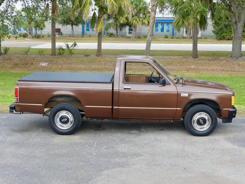 Used 1988 Chevrolet S10 Pickup 2WD Regular Cab image 23
