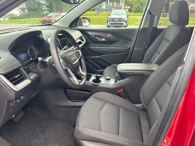 Used 2024 GMC Terrain SLE w/ Driver Convenience Package AWD/4WD image 9