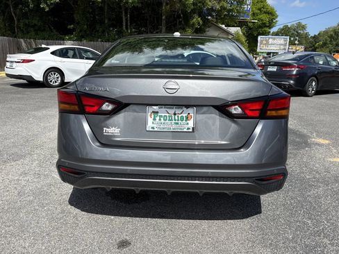 Used 2025 Nissan Altima 2.5 SV FWD image 4