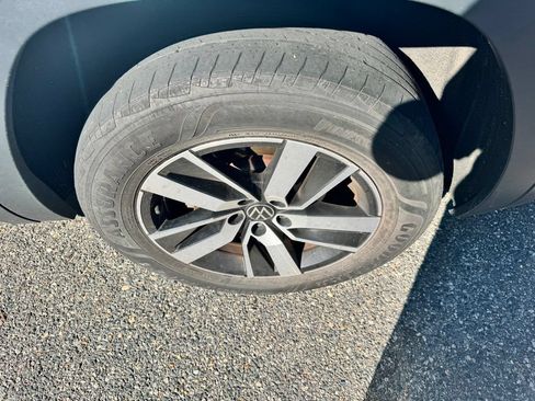 Certified 2023 Volkswagen Atlas SE AWD/4WD image 9