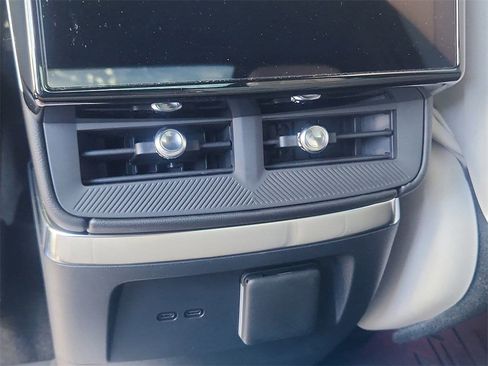 Certified 2026 Cadillac Vistiq Sport image 18