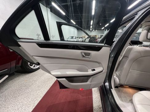 Used 2016 Mercedes-Benz E 350 4MATIC Sedan image 29