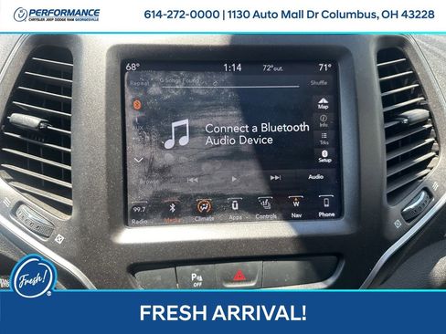 Used 2019 Jeep Cherokee Trailhawk AWD/4WD image 19