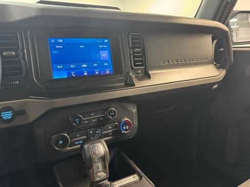 Used 2022 Ford Bronco 4-Door AWD/4WD image 18