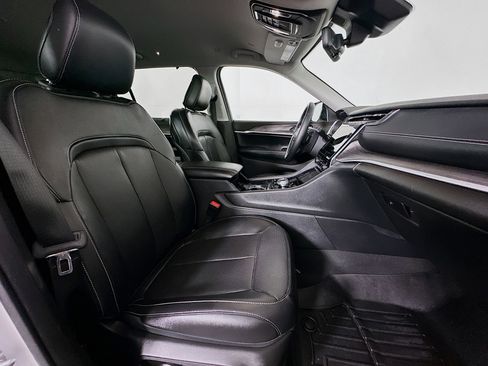 Used 2022 Jeep Grand Cherokee L Limited w/ Luxury Tech Group II image 32