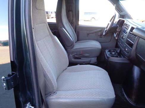 Used 2016 GMC Savana 3500 LT w/ LT Preferred Equipment Group image 41