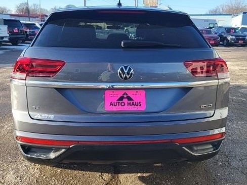 Used 2022 Volkswagen Atlas Cross Sport SE image 22
