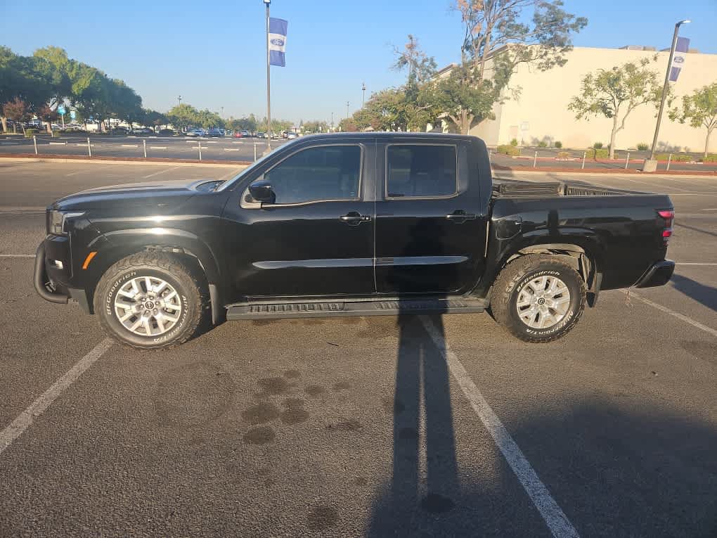 Used 2022 Nissan Frontier SV RWD image 4