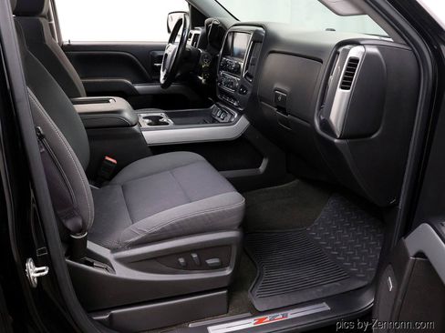 Used 2017 Chevrolet Silverado 1500 LT w/ Midnight Edition AWD/4WD image 32