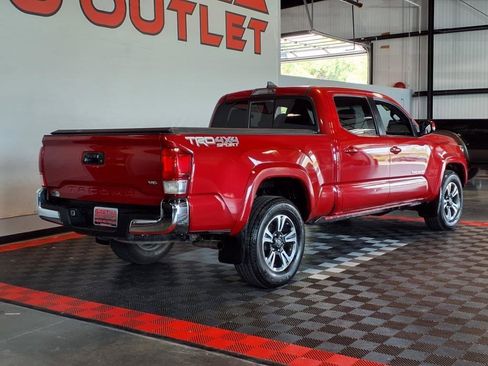 Used 2016 Toyota Tacoma TRD Sport image 7