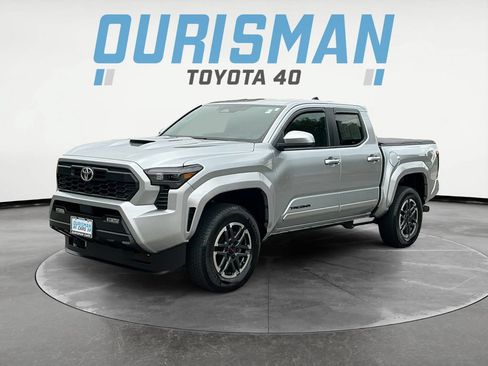 Used 2024 Toyota Tacoma TRD Sport AWD/4WD image 3