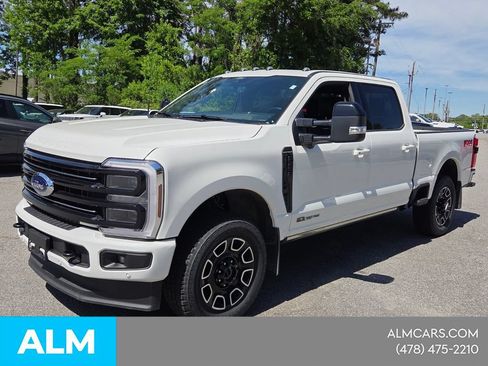 Used 2025 Ford F250 Platinum w/ FX4 Off-Road Package AWD/4WD image 4