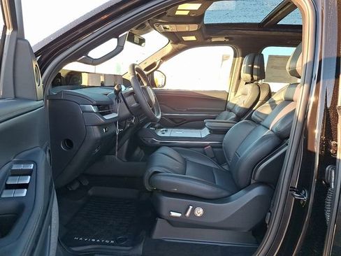 New 2025 Lincoln Navigator L Reserve w/ Jet Appearance Package image 6