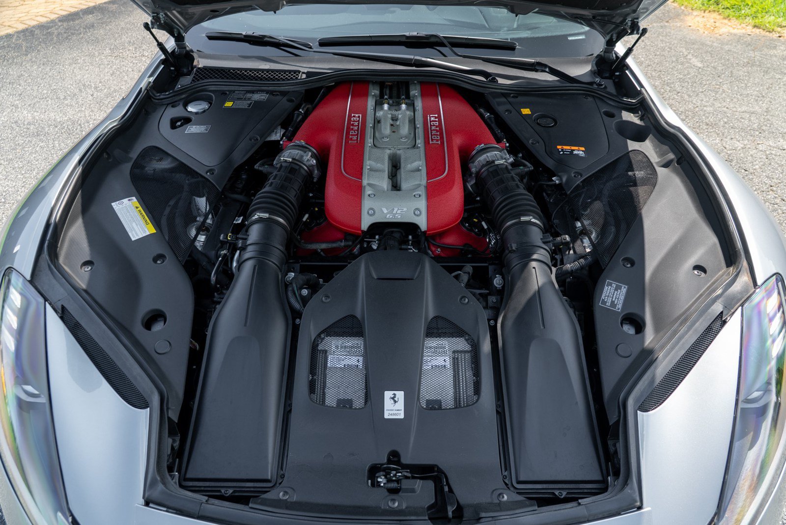 Used 2020 Ferrari 812 Superfast RWD image 21