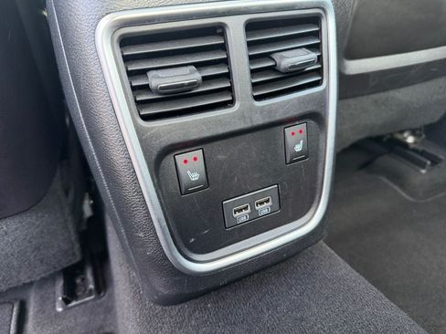 Used 2020 Chrysler 300 Limited RWD image 32