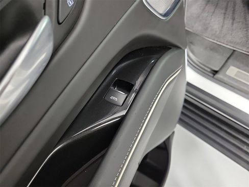 Used 2022 Cadillac Escalade ESV Sport Platinum w/ LPO, ONYX Package image 15