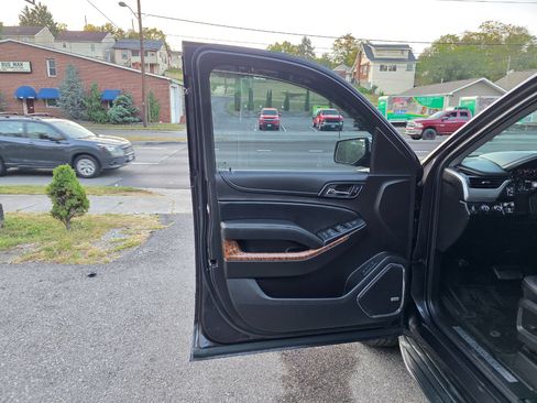 Used 2015 Chevrolet Tahoe LTZ image 10