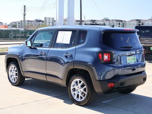 Used 2023 Jeep Renegade Latitude image 5