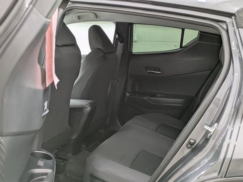 Used 2020 Toyota C-HR LE image 10