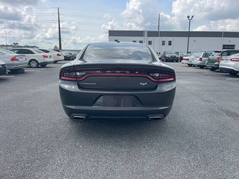Used 2022 Dodge Charger SXT w/ Leather Interior Group RWD image 5