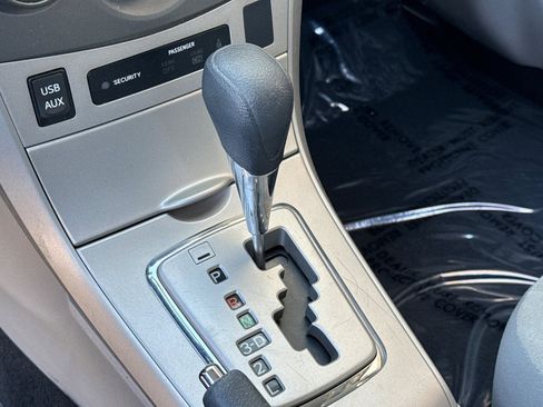 Used 2013 Toyota Corolla LE w/ Premium Pkg FWD image 16